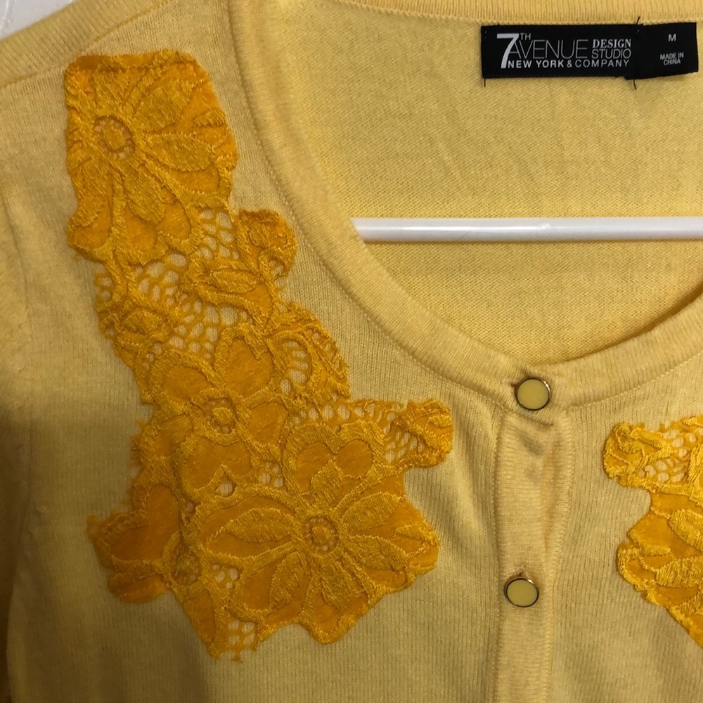 New York & Co 7th Ave design studio yellow short sleeve cardigan size Medium